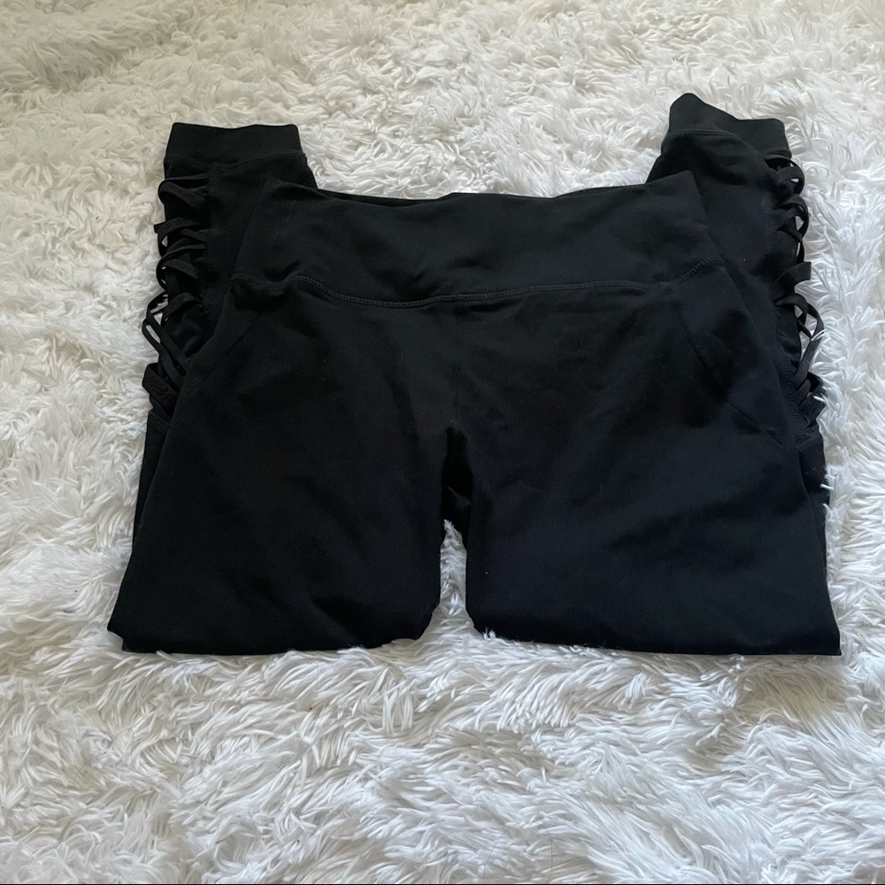 Fabletics Leggings Medium With Mesh And Elastic - image 4
